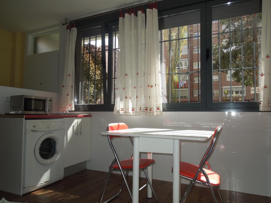 Apartamento Cuatro Torres Madrid Exterior photo